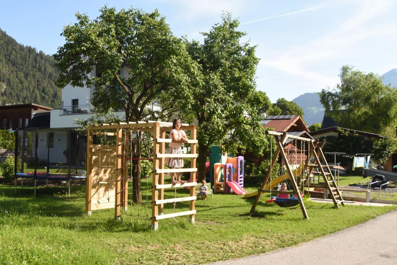 Apart Caecilia Ried im Oberinntal Exterior foto